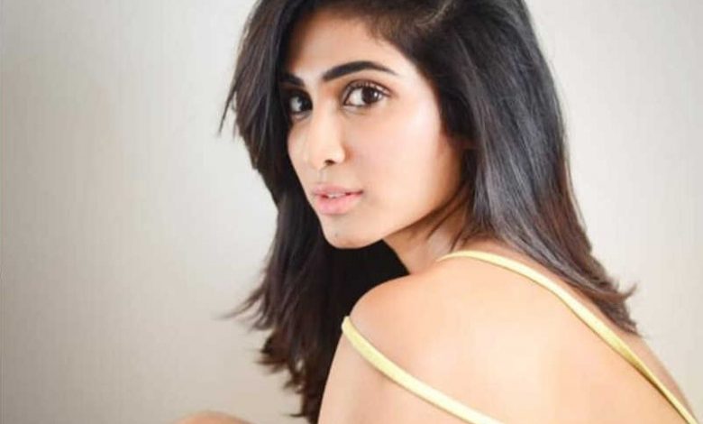 Deepti Sati Bra Size