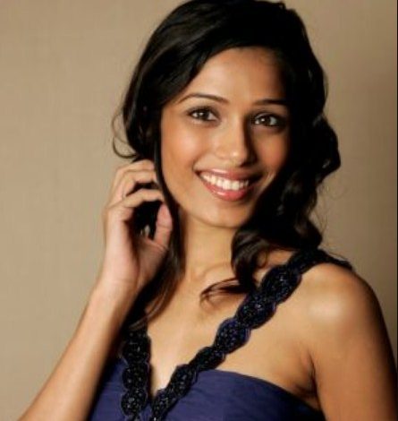 Freida Pinto Bra Size