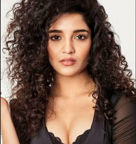 Ritika Singh Bra Size