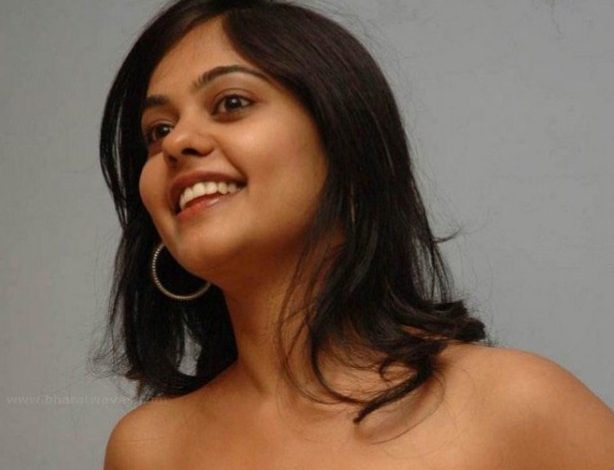 Bindu Madhavi Bra Size