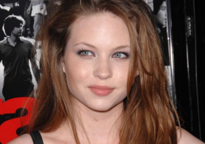 Daveigh Chase Bra Size