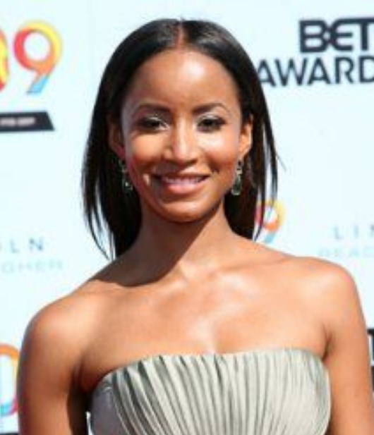 Faune Chambers Bra Size & Body Measurements - Actress Body & Bra Size