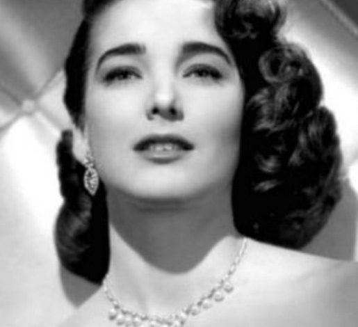 Julie Adams Bra Size