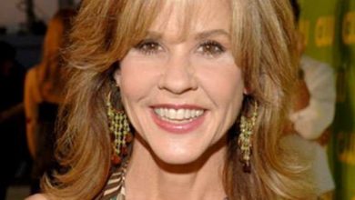 Linda Blair Bra Size