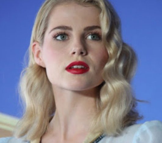 Lucy Boynton Bra Size