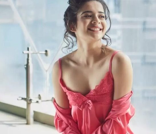 Mithila Palkar Bra Size