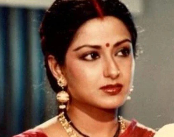 Moushumi Chatterjee Bra Size