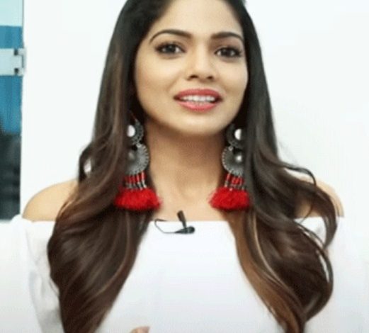 Pooja Sawant Bra Size