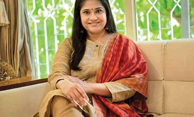 Renuka Shahane Bra Size